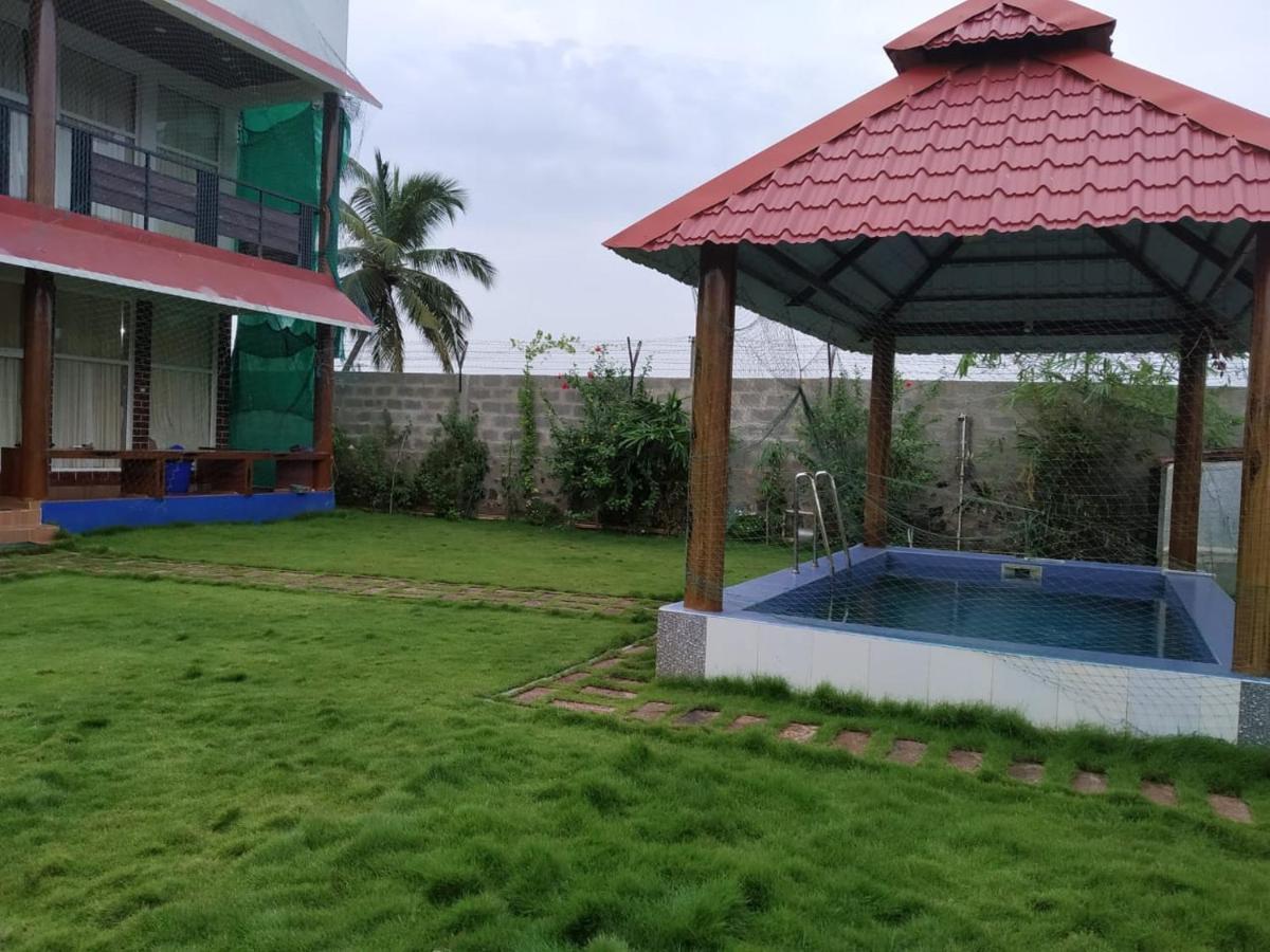 Waves Beach House Pondicherry Exterior foto